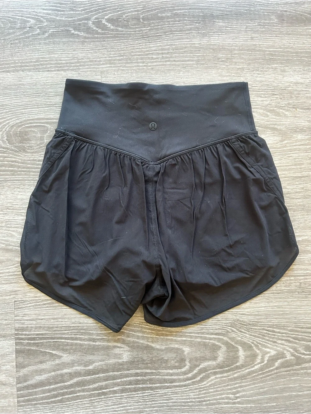 lululemon athletica Black Women's High-Rise Flow Athletic Shorts - Picture 2 of 3